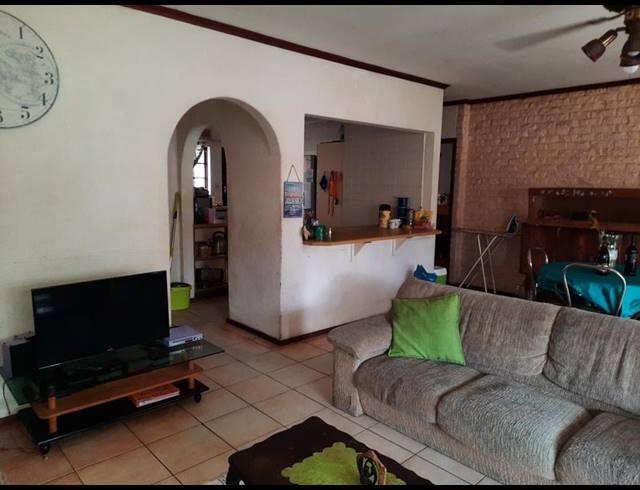 3 BEDROOM TOWNHOUSE FOR SALE IN PORT EDWARD